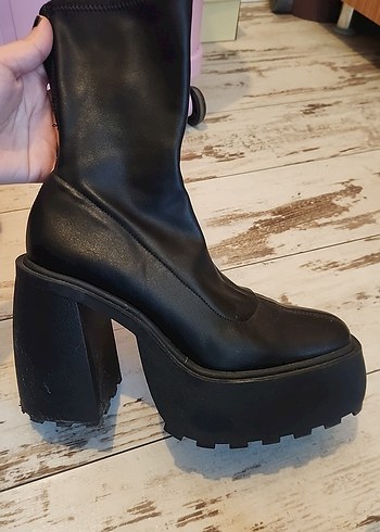 BERSHKA Siyah Deri Platform Topuklu Gotik Kadın Bot