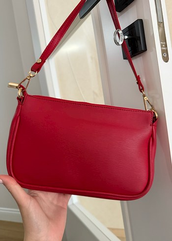 Kırmızı Deri Kadın Çanta Tokalı - Görsel 4