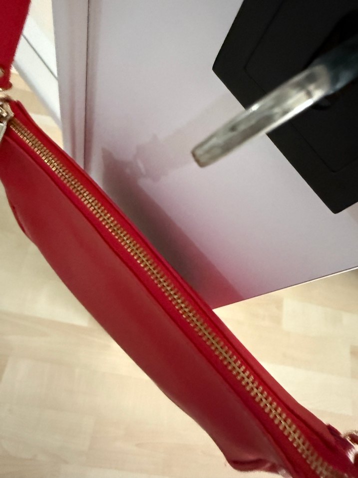 Kırmızı Deri Kadın Çanta Tokalı - Görsel 3