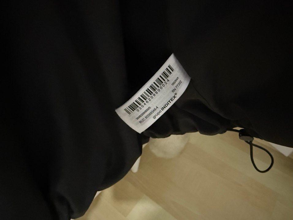 Siyah Kapüşonlu Kadın Kışlık Mont - Görsel 5