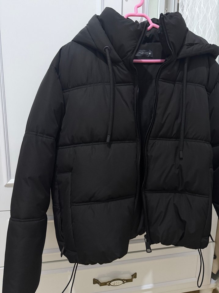 Siyah Kapüşonlu Kadın Kışlık Mont - Görsel 2