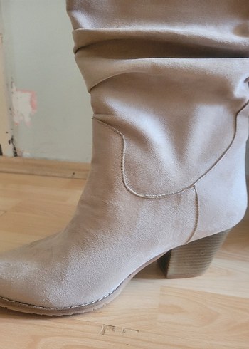 Bej Süet Körüklü Kadın Çizme - Görsel 3