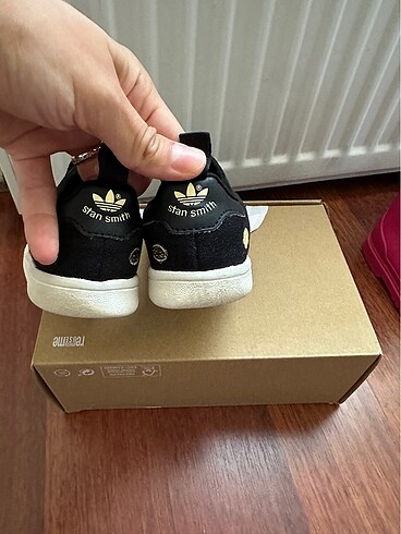 24 Beden siyah Renk Adidas spor ayakkabı