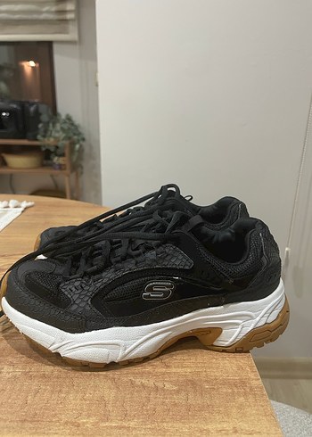 skechers 37,5