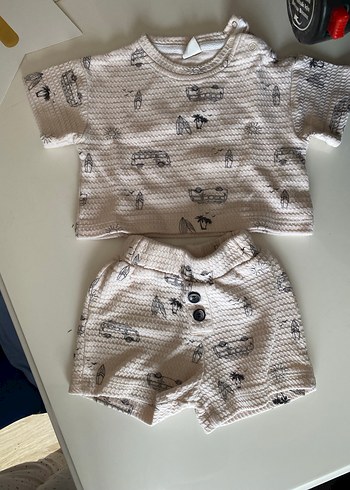 Gri Beyaz Baskılı Örgü Erkek Bebek Takımı