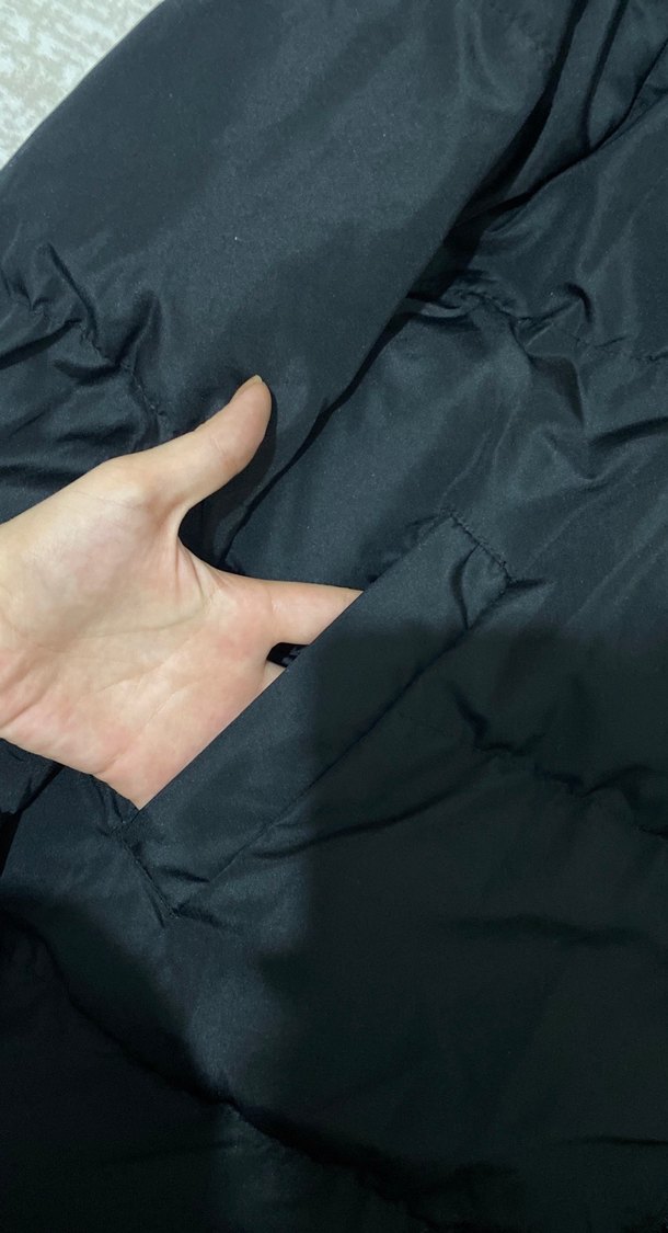 Siyah Kapüşonlu Kadın Kışlık Mont - Görsel 2