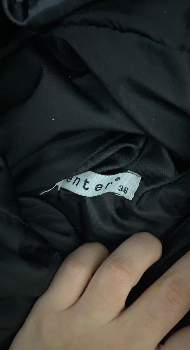 Siyah Kapüşonlu Kadın Kışlık Mont - Görsel 3