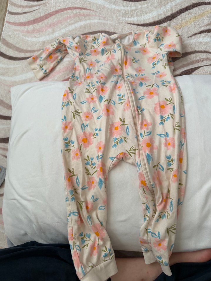 Fermuarlı Beyaz Çiçek Desenli Bebek Tulumu - Görsel 2