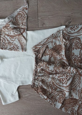 8 Yaş Beden Kız cocuk Kısa Kollu Takım ve Bandana
