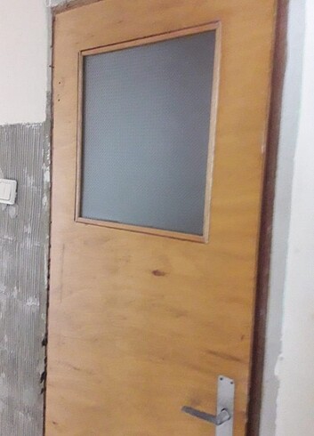 Çıkma kapı sağlam 6 adet var elimizde 