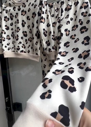 Leopar Desenli Kız Eşofman Takımı - Görsel 3