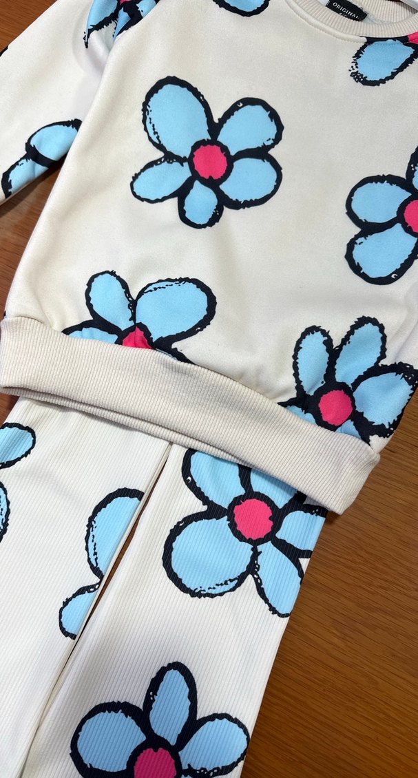 Çiçek Desenli Beyaz Kız Eşofman Takımı - Görsel 3