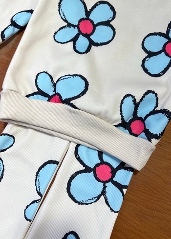 Uzun Kollu Çiçek Desenli Bebek Kız Takımı - Görsel 3