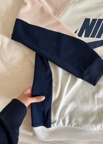 m Beden beyaz Renk Nike Kadın Renk Bloklu Sweatshirt