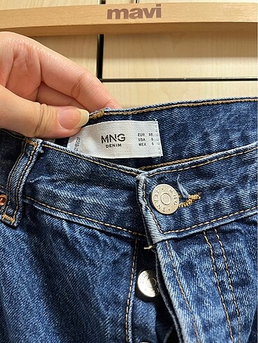 m Beden Mango düğmeli jean
