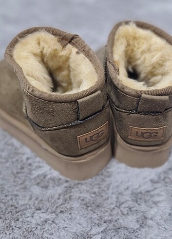 40 Beden UGG Kalın Taban Mini Süet Bot