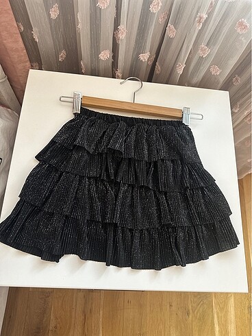 Zara fırfırlı etek