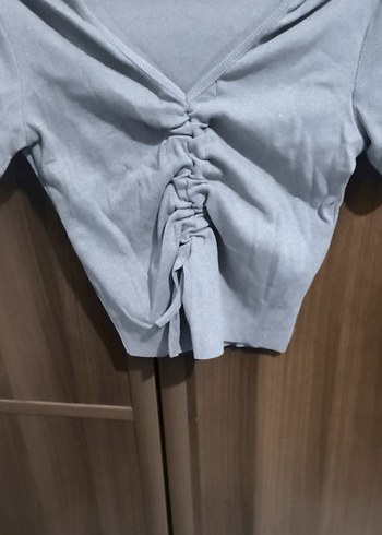 Düğmeli V Yakalı tisort - Görsel 4