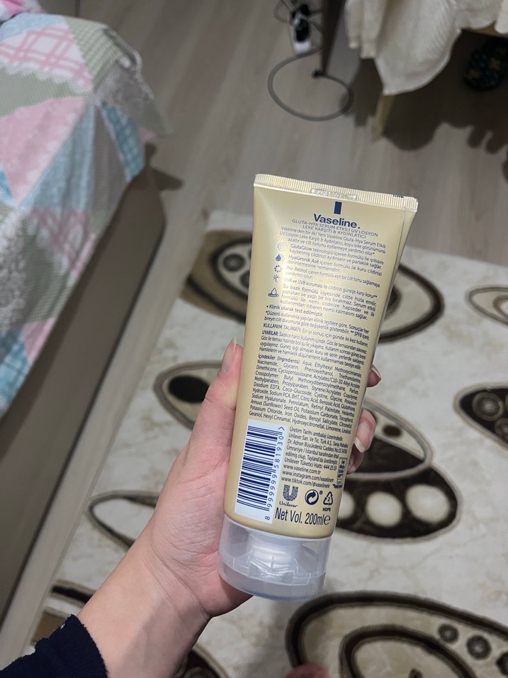 Vaseline Healthy Bright Gluta-Hya Serum Etkili Losyon - Görsel 2