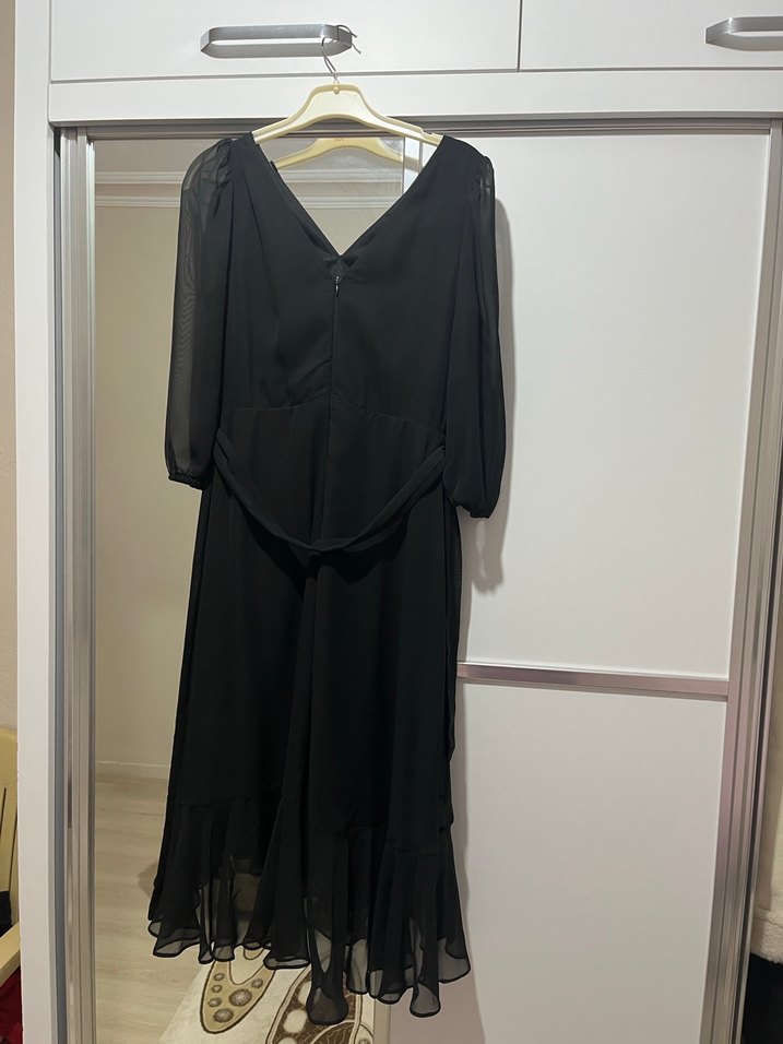 Uzun Siyah V Yaka Drapeli Elbise - Görsel 2