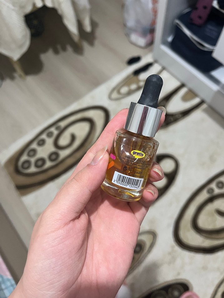 Shiny Bej Cilt Canlandırıcı Primer - Görsel 2