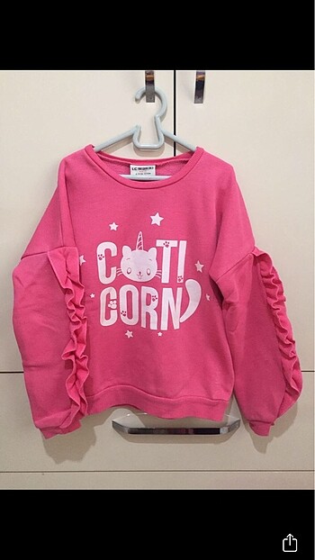 LC Waikiki sweatshirt