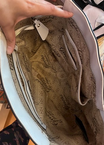 Orijinal GUESS Zincir Detaylı Beyaz Deri Kadın Çanta - Görsel 5