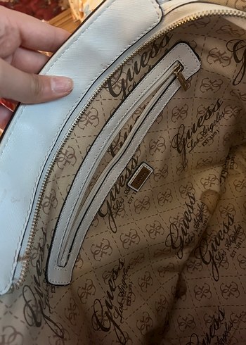 Orijinal GUESS Zincir Detaylı Beyaz Deri Kadın Çanta - Görsel 6