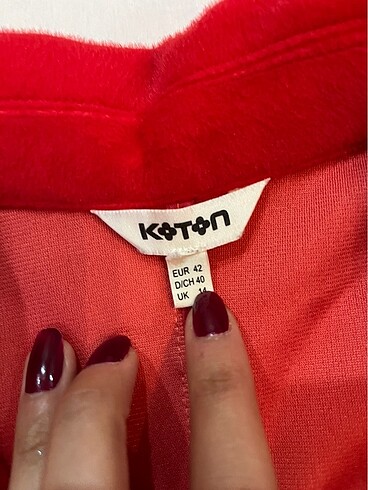 42 Beden kırmızı Renk Kırmızı kaban