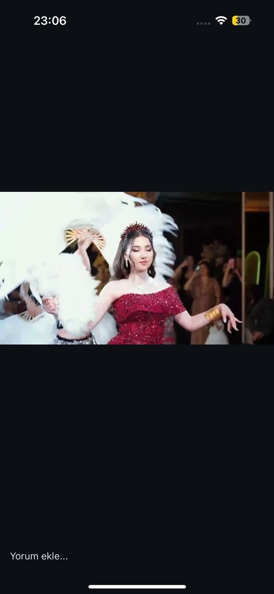 Koyu Kırmızı Parlak Taç ve Küpe Seti - Görsel 4