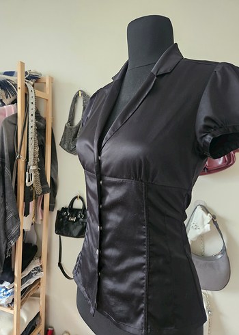 Düğmeli Siyah V Yaka Gotik Kadın Gömlek - Görsel 2