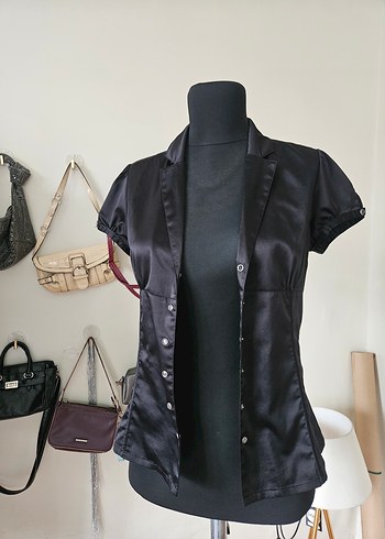 Düğmeli Siyah V Yaka Gotik Kadın Gömlek - Görsel 3