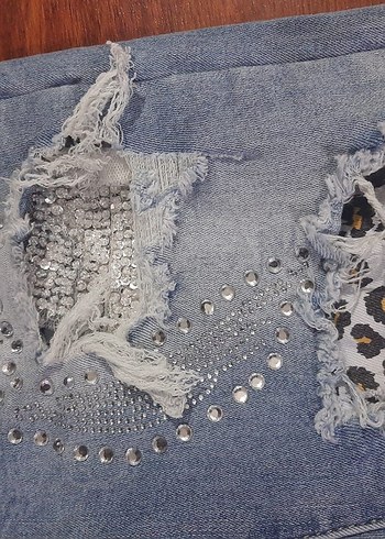 Düğmeli Nakışlı Mavi Kadın Denim Pantolon - Görsel 3