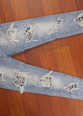 Düğmeli Nakışlı Mavi Kadın Denim Pantolon - Görsel 2