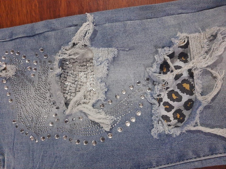 Düğmeli Nakışlı Mavi Kadın Denim Pantolon - Görsel 3