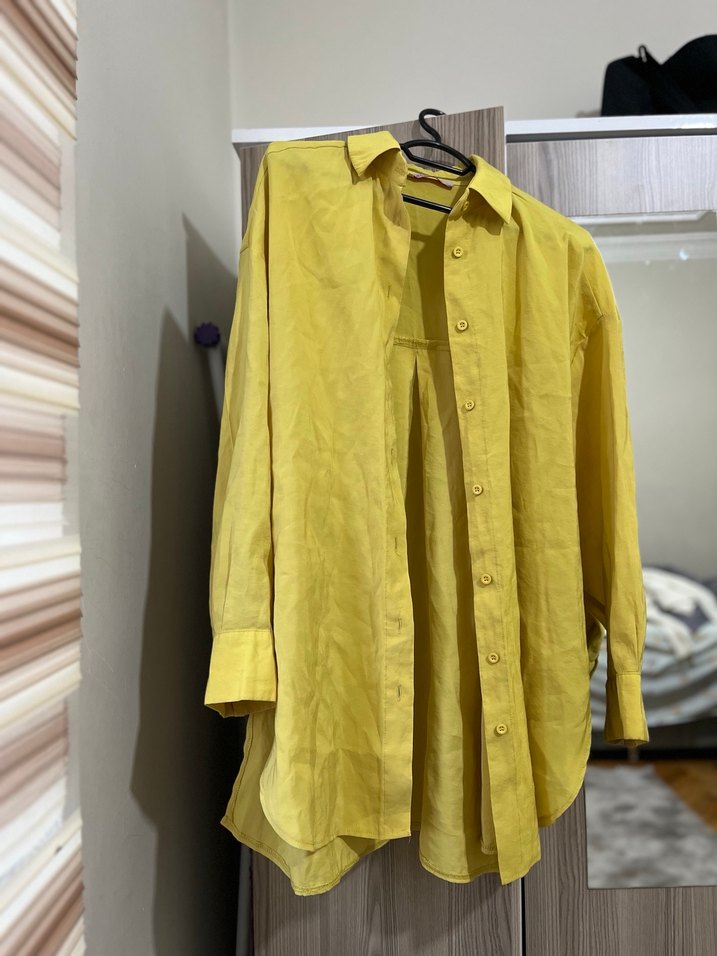 Sarı Düğmeli Keten Gömlek - Görsel 2