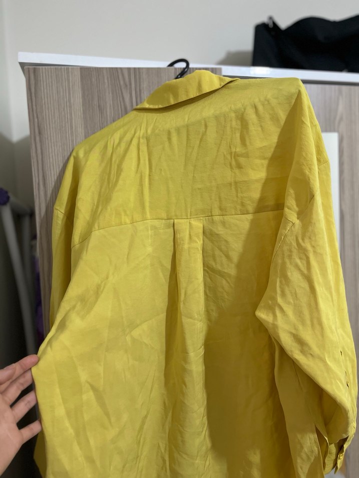 Sarı Düğmeli Keten Gömlek - Görsel 3