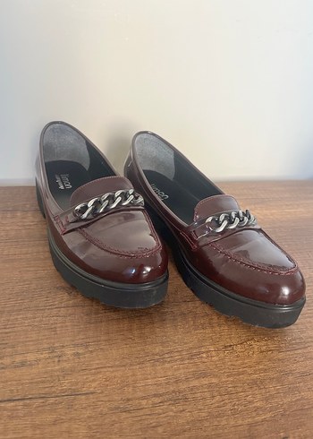 Kadın Bordo Zincir Detaylı Rugan Loafer - Görsel 2