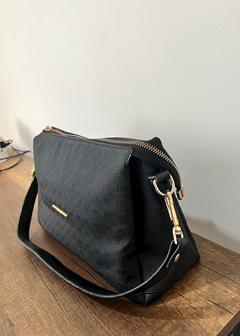 Siyah HAKİKİ DERİ Kemer Detaylı Kadın Çanta - Görsel 4