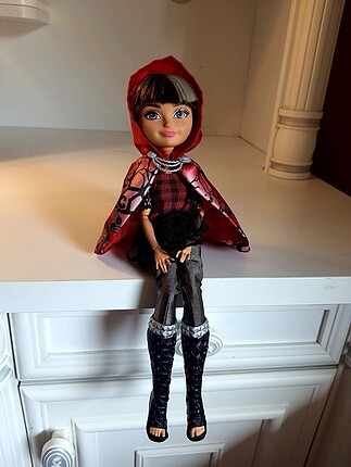 Ever After High Cerice Hood Bebek (Kırmızı Başlıklı Kızın Kızı)
