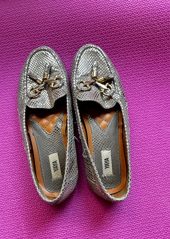 Altın Renkli Yılan Desenli Tokalı Loafer - Görsel 3