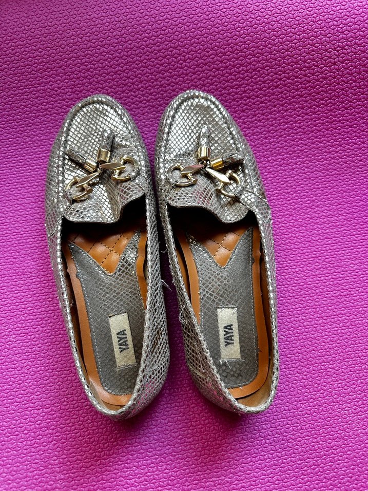 Altın Renkli Yılan Desenli Tokalı Loafer - Görsel 3