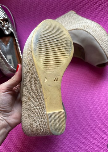 Bej Tokalı Kadın Dolgu Topuklu Ayakkabı - Görsel 4