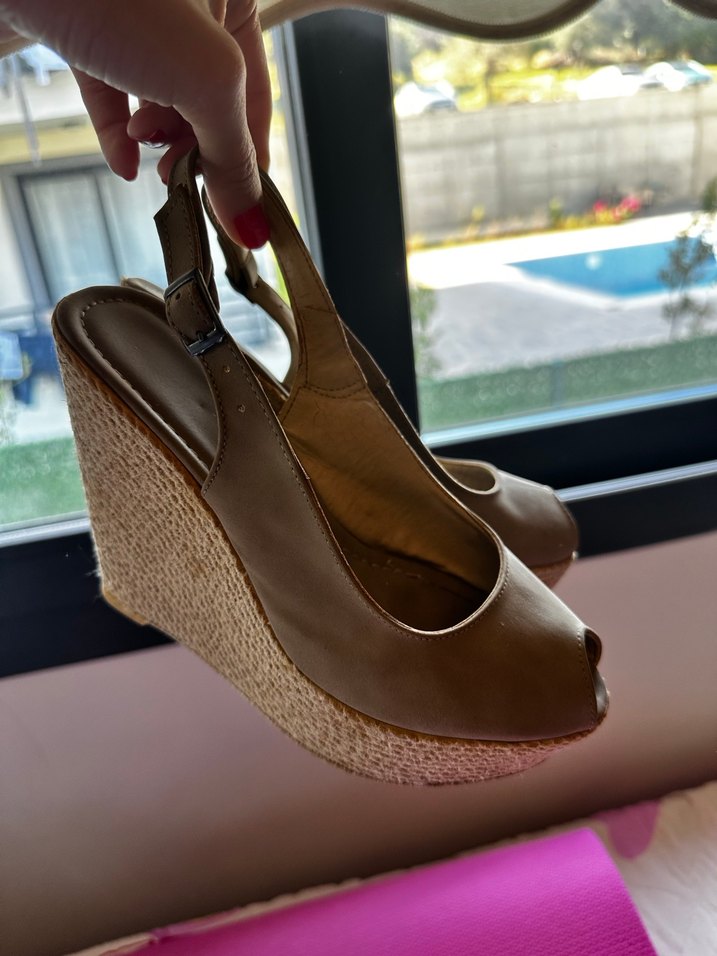 Bej Tokalı Kadın Dolgu Topuklu Ayakkabı - Görsel 5