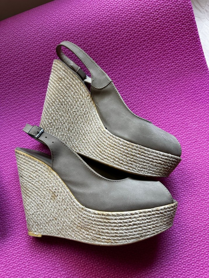 Bej Tokalı Kadın Dolgu Topuklu Ayakkabı - Görsel 2