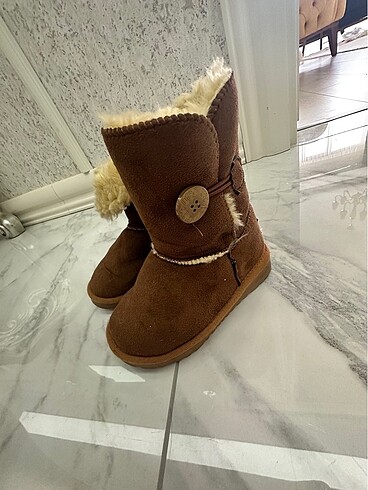Çocuk ugg bot