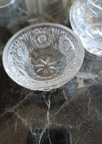 Beyaz Kristal Vazo ve Dekoratif Kapaklı Kutu Seti - Görsel 8