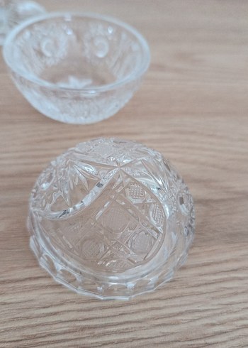 Beyaz Kristal Vazo ve Dekoratif Kapaklı Kutu Seti - Görsel 4