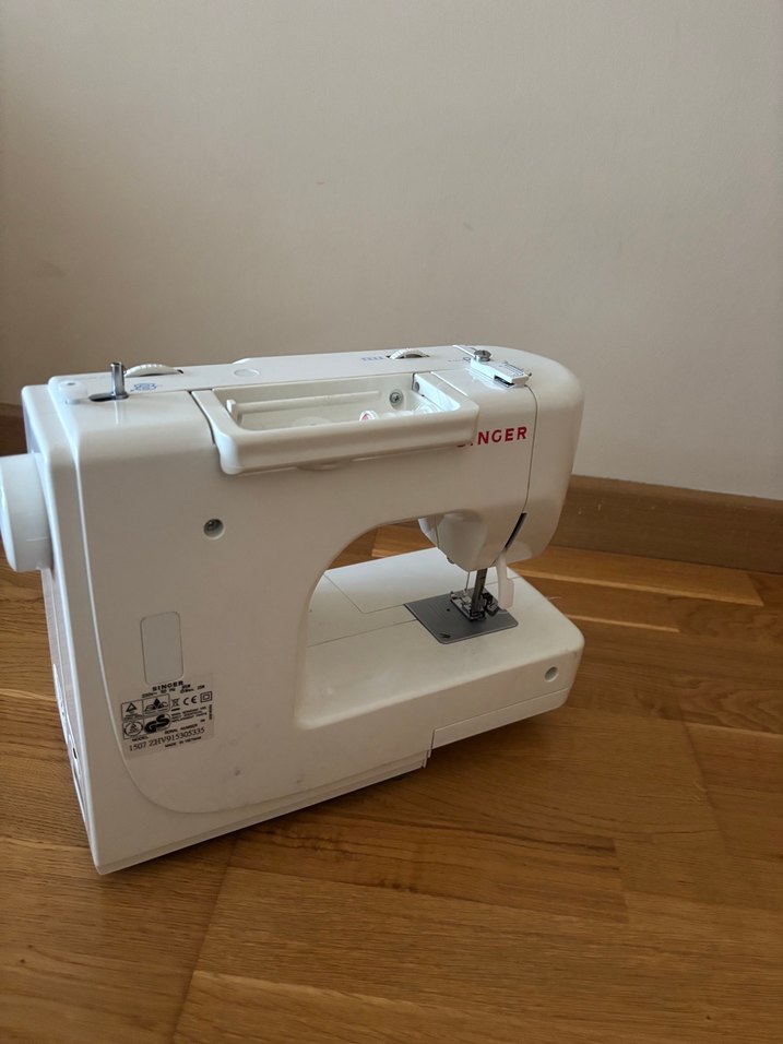 Singer Smart Beyaz Dikiş Makinesi - Görsel 5