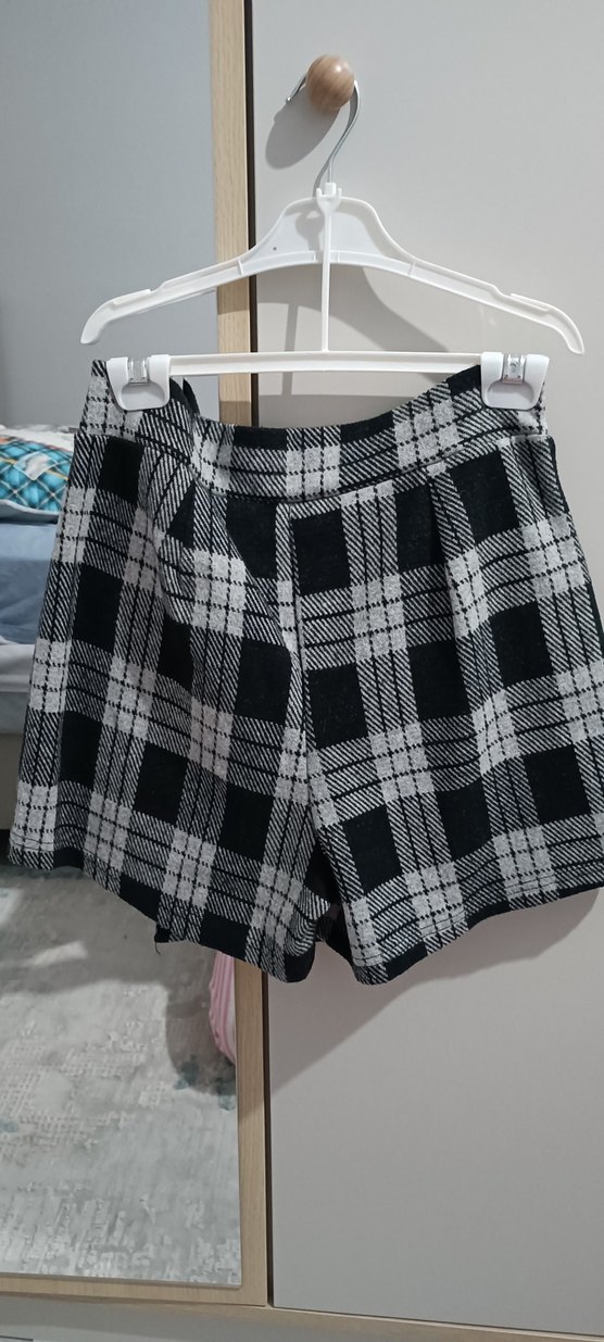 Siyah şortlu mini Etek bluz - Görsel 3